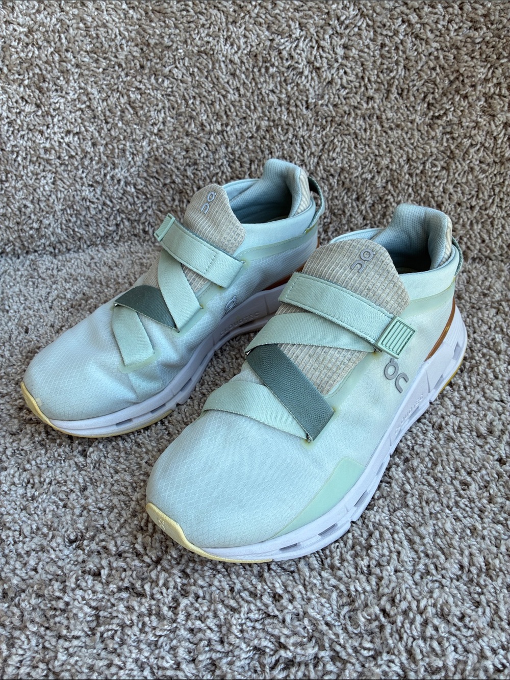 On Running Cloud Wrap Leaf/Cumin Green Running Sneakers size 8